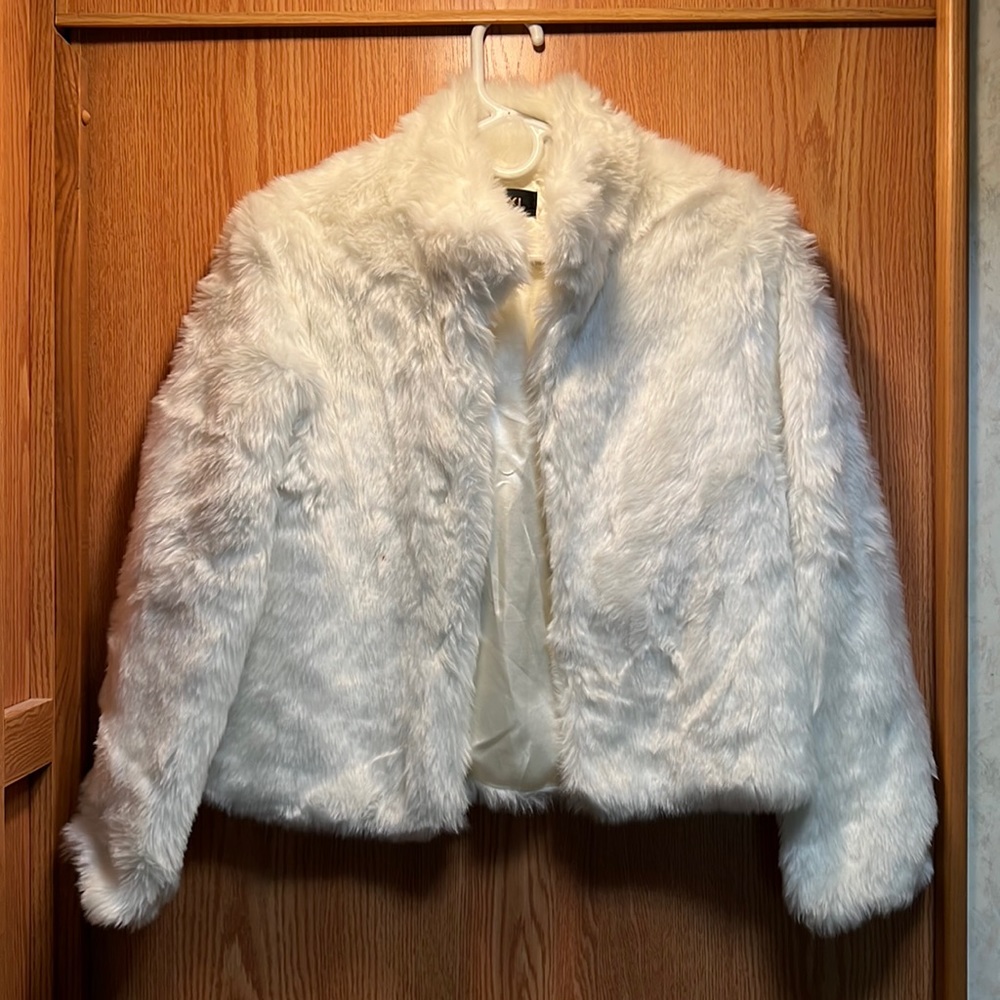Wenxi Faux Fur Coat. Worn just once so in new condition.
